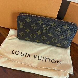 Louis Vuitton Brown and Gold Monogram Clutch